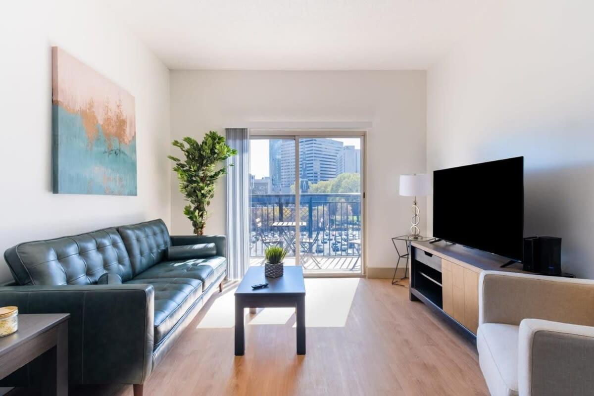 3Br Modern Downtown Apartment With Gym & Office 샬럿 외부 사진