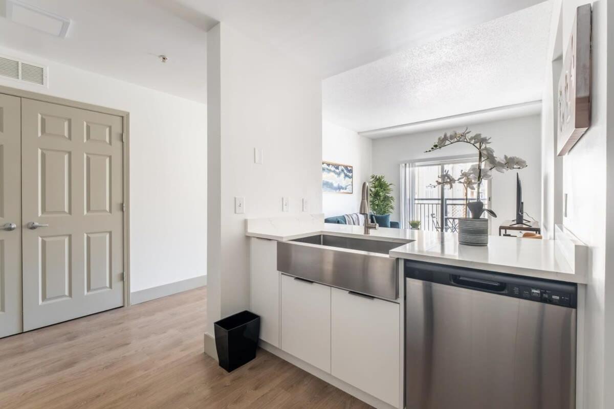 3Br Modern Downtown Apartment With Gym & Office 샬럿 외부 사진