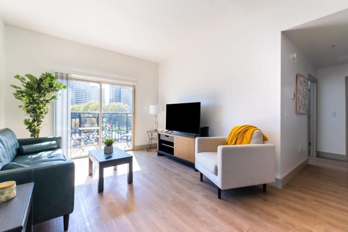 3Br Modern Downtown Apartment With Gym & Office 샬럿 외부 사진